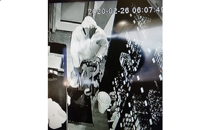 Liquor store break and enter caught on camera