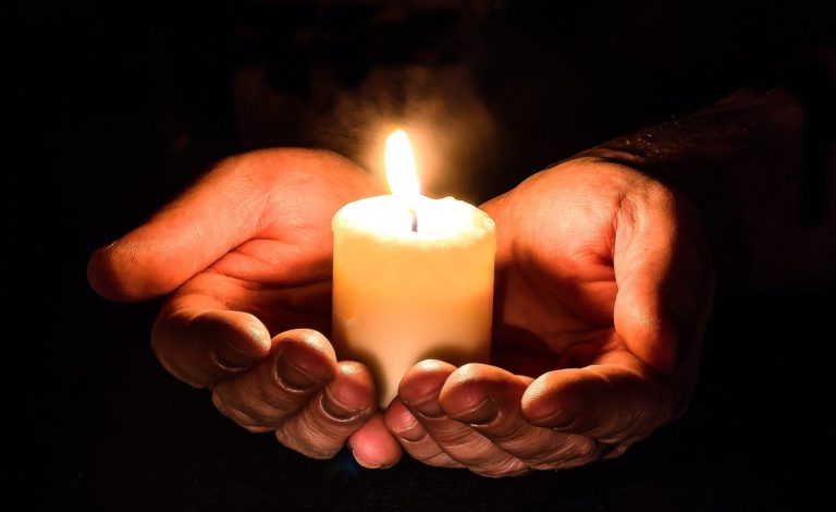Deck the halls with caution: Health Canada recalls over 12,000 candles