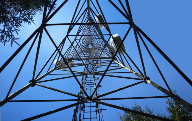 Industry needs to help with mountain cell towers, province says