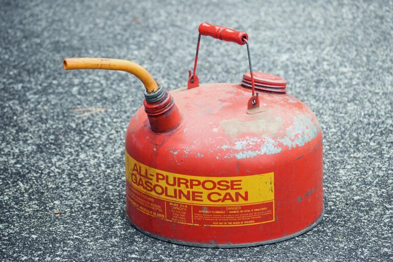 Gas thieves strike twice in Grand Forks