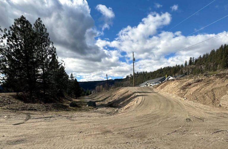 City to remove private driveway across Trans Canada Trail