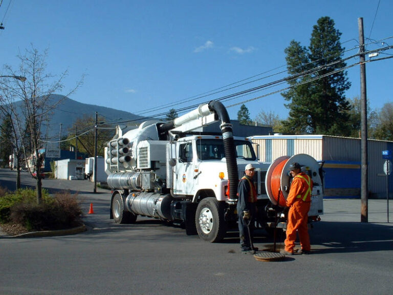 Grand Forks helps municipal neighbour with equipment purchase