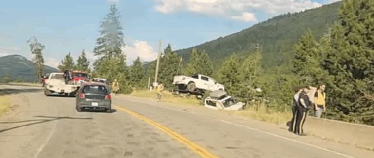 Photo of car crash in Midway,